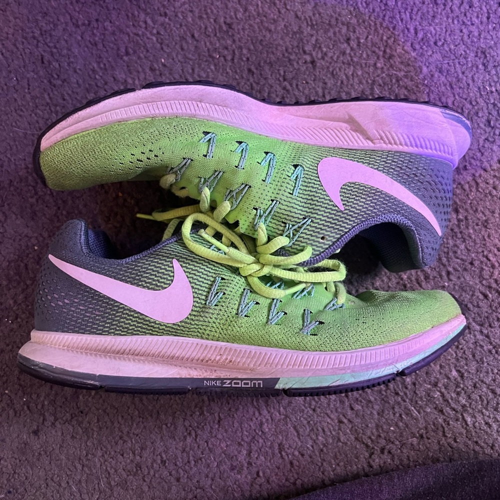 Nike Zoom Green and white Sneakers size 8.5 W
